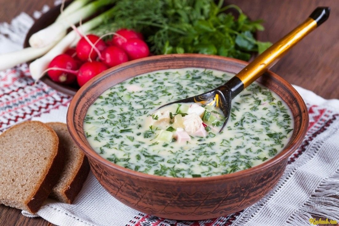 Окрошка национальное блюдо какой страны. Окрошки. окрошка мясная на кефире. окрошка на квасе и кефире.