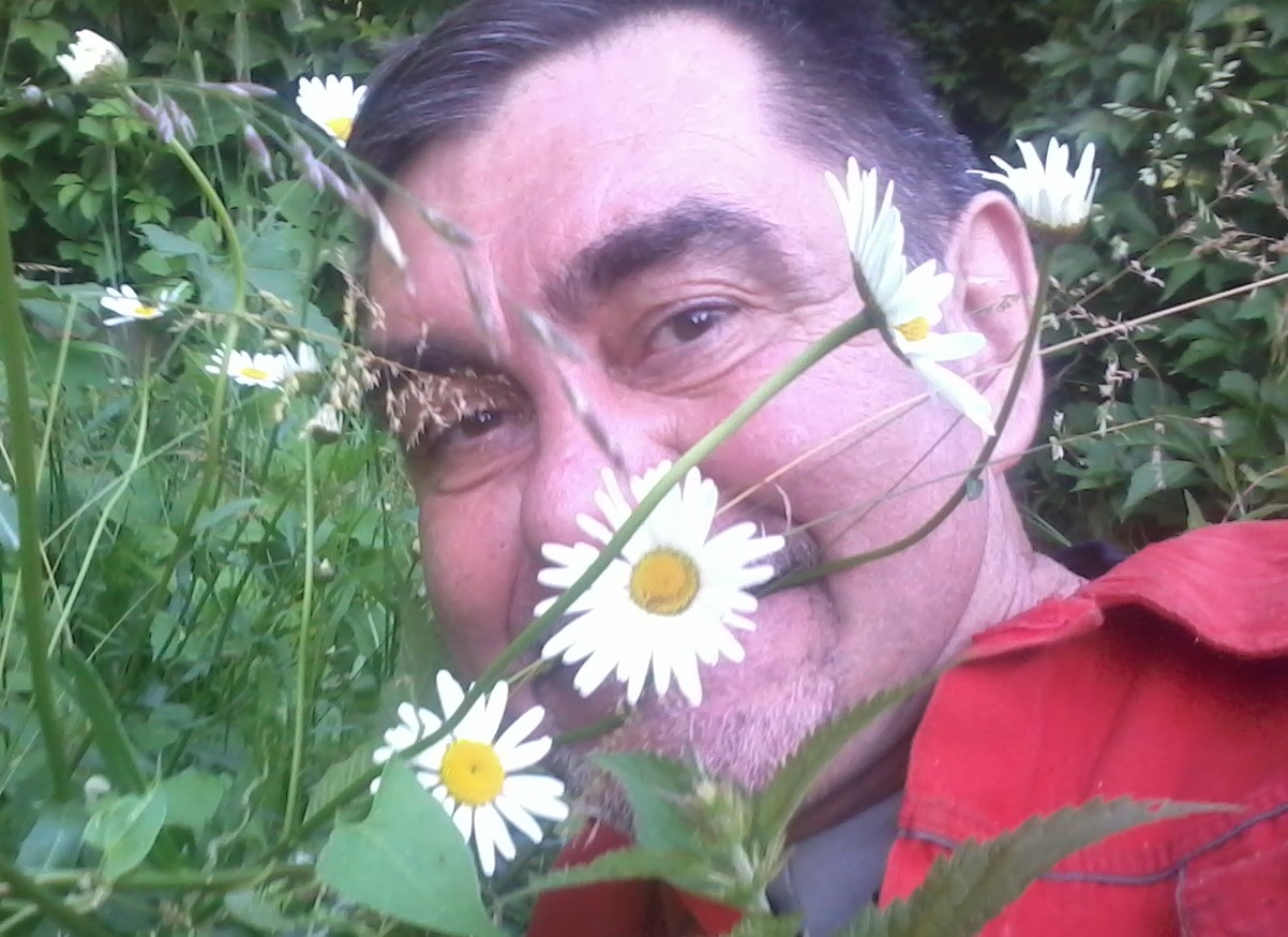 Жить- это вам не поле перейти