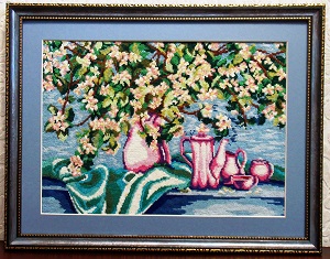 Надумали в саду попить чаёк...