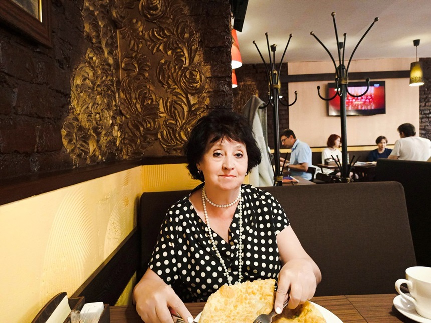 В чебуречной любимой на Невском...