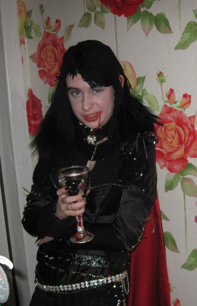 Пусть я - Вампир, ты - человек!