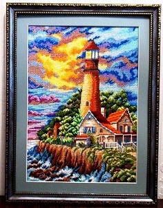 Маяк стоит, как грозный бастион!