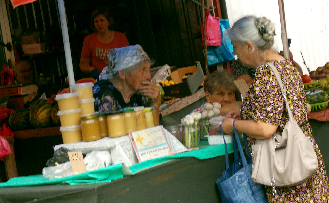 Буяе бузiна! А в Кыёвы война чы