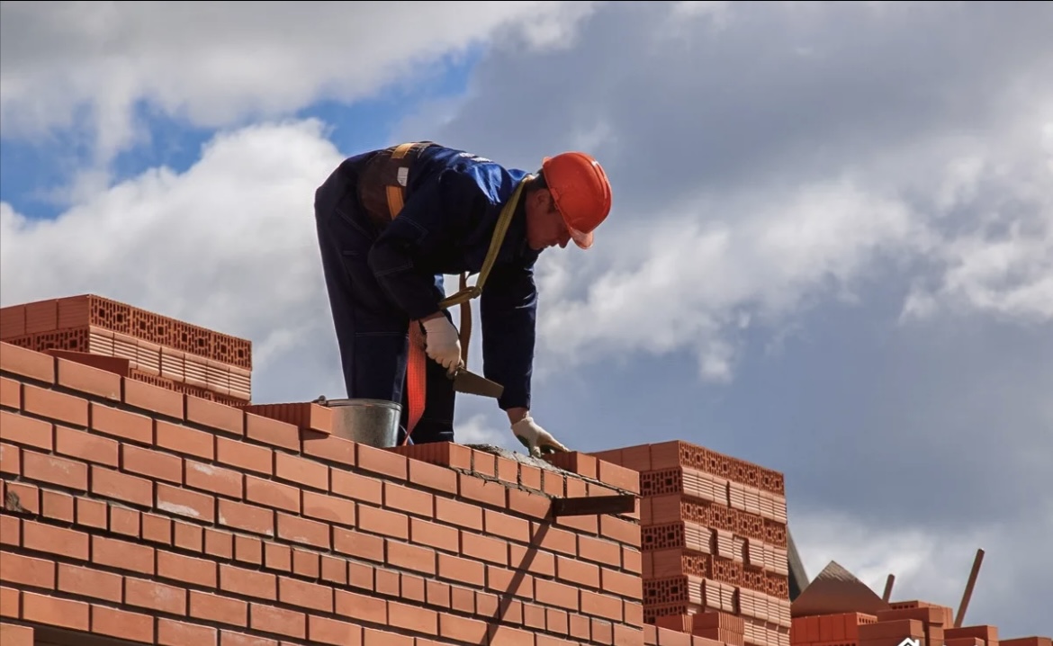 Коллегам-строителям, пенсионерам