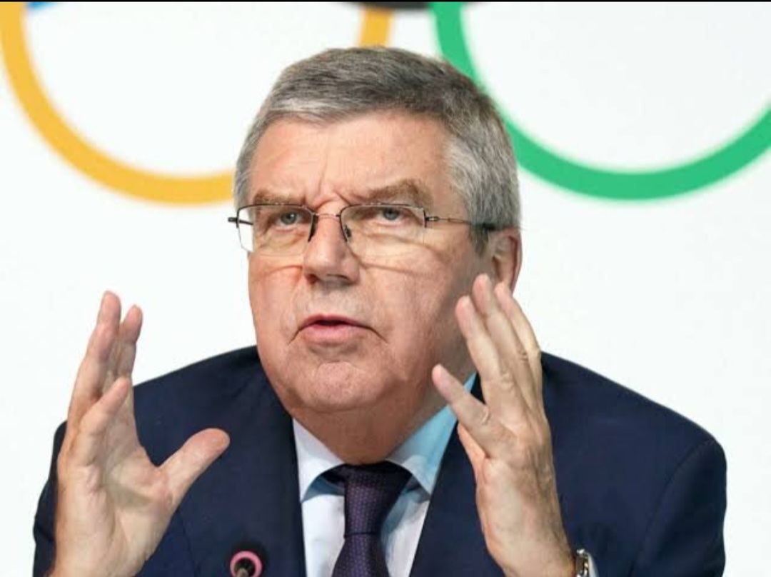 Томасу Баху