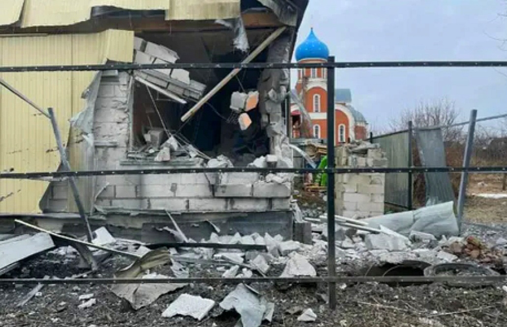 Молчать всё труднее