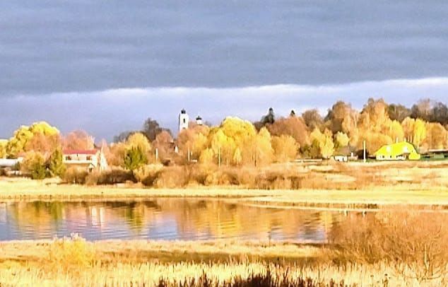 Решила осень летом притвориться