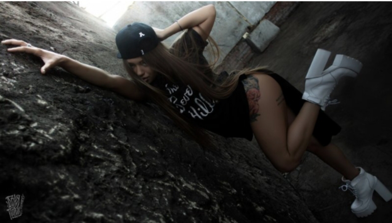 Ты выглядеть пытаешься постарше