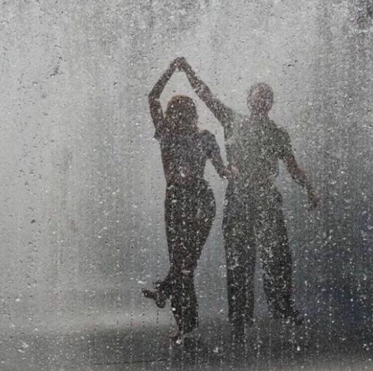 Мы стояли с тобой под дождем