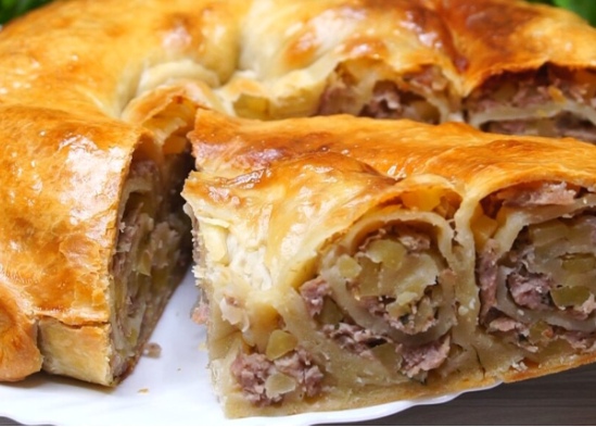 Пирог из пельменного теста