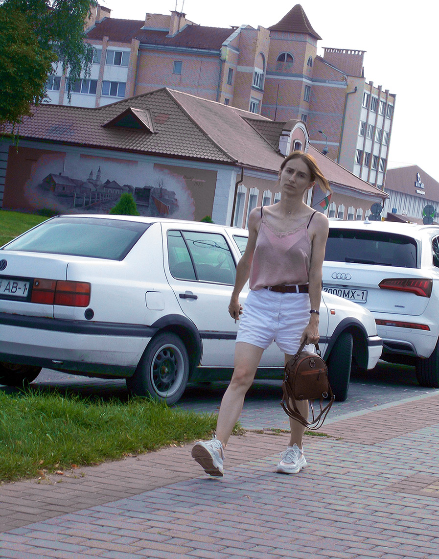 А Зiна шося у чанi