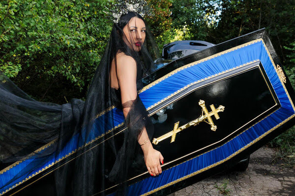 Зомби в гробу