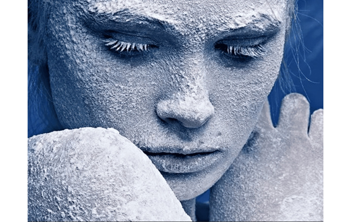 Я так замёрзла от твоей любви