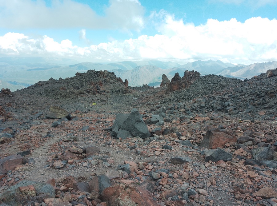 И всё ж в мечту поверь