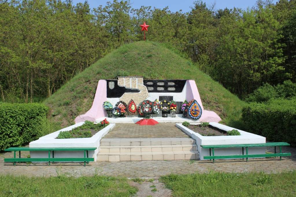 Памятник на Меловой горе