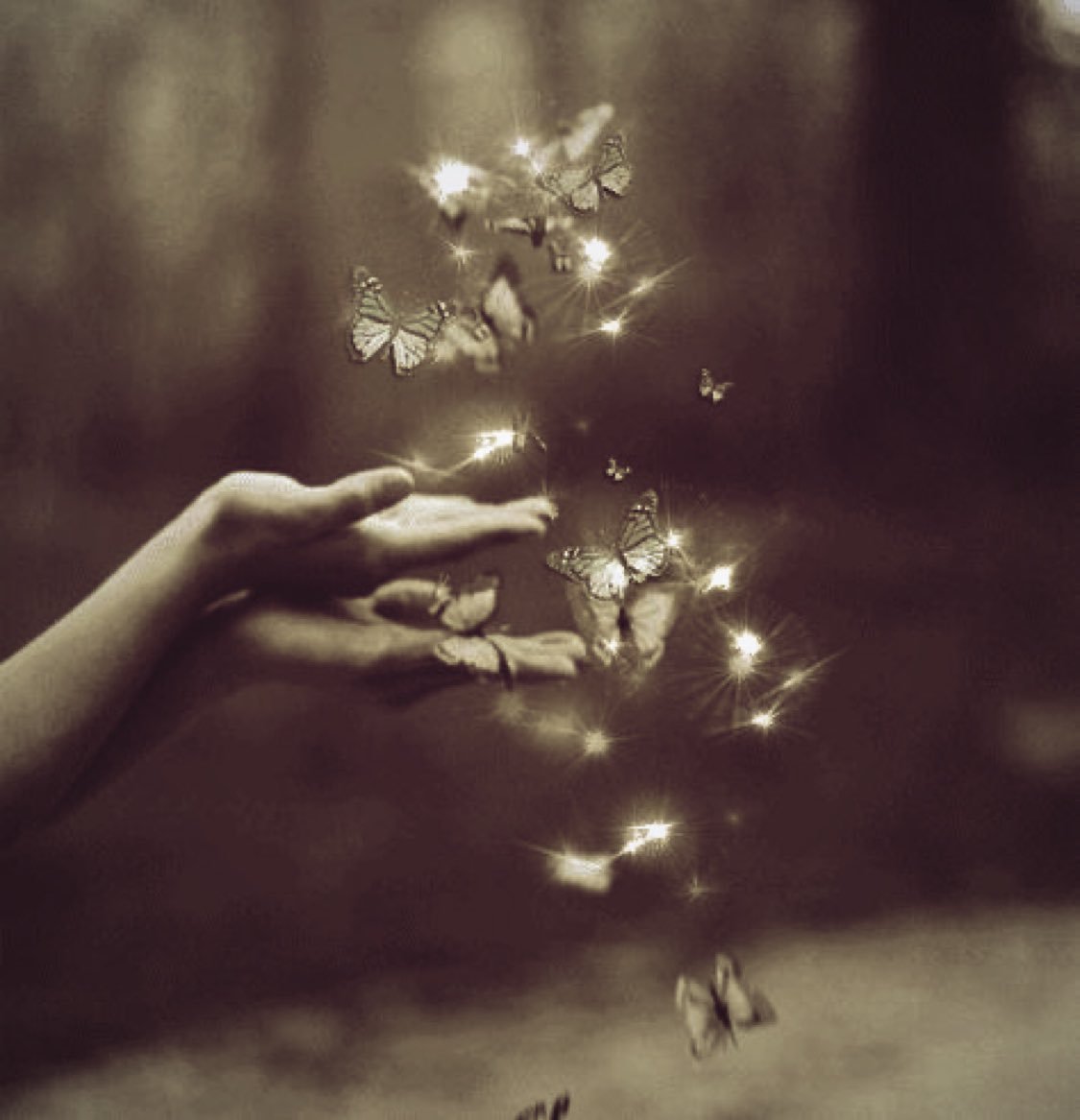 Бабочка на ладони. Позитивные высказывания. Чистая девочка. Мир человеческой души. Красота внутри человека.