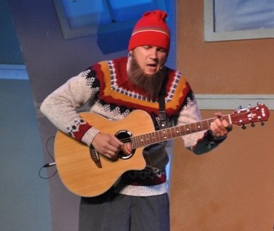 А с небес луна...