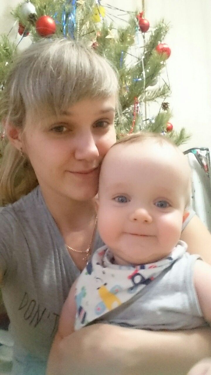 Нарядили ёлку с мамой...