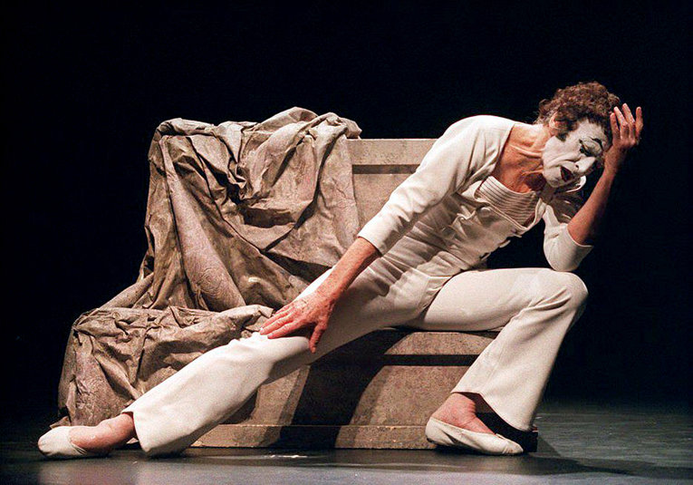 2. Несчастный Димон