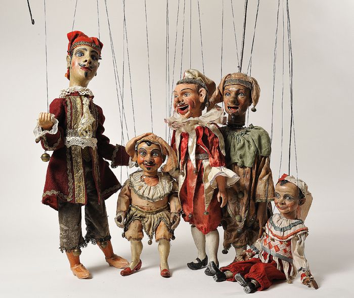 Старые куклы