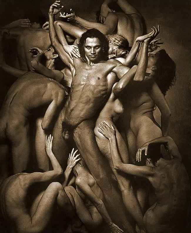 23. Голый клоун