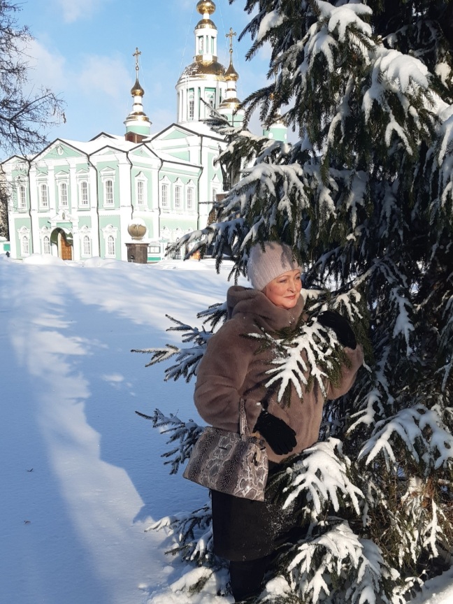 Нам не замедлить жизни бег...