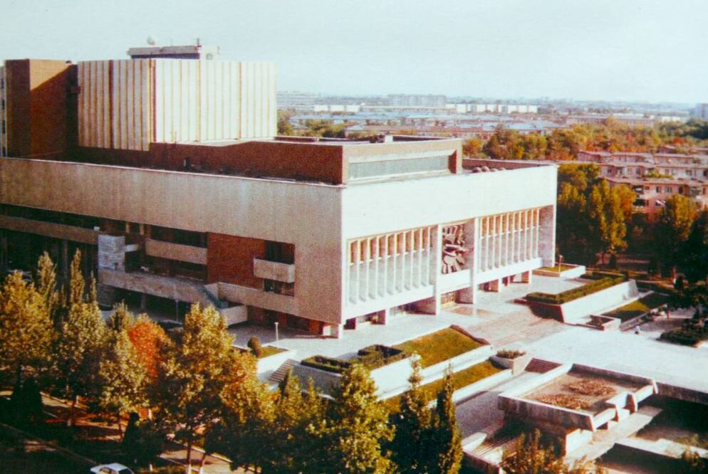 Без дворца- какой же праздник!