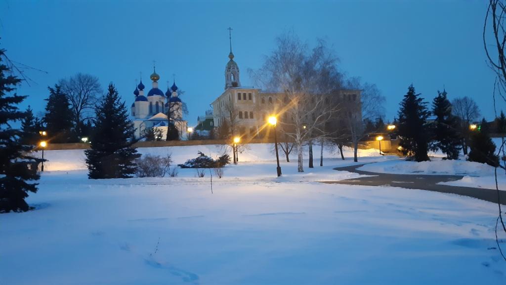 1. Стихла мелодия. Звёзды мерцают...