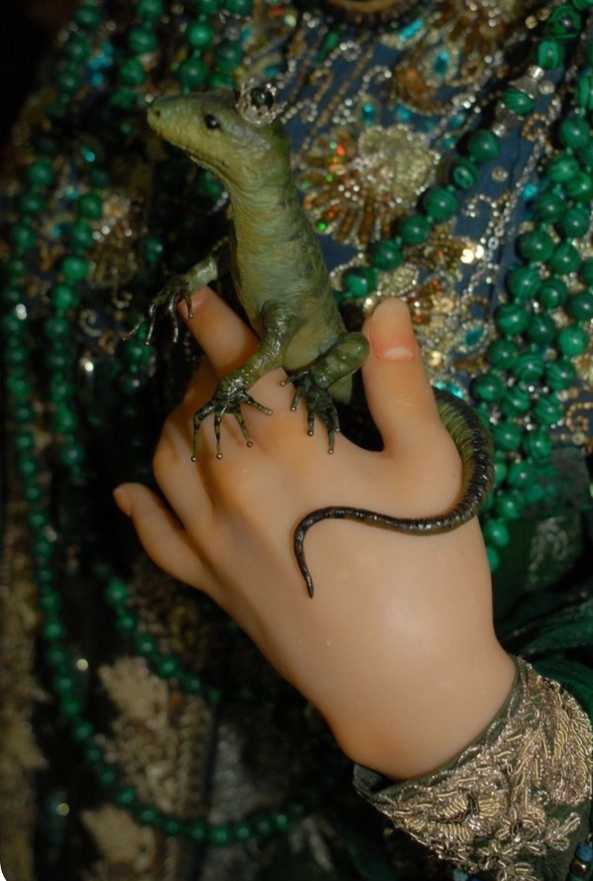 Стороной обходишь Горку змеиную