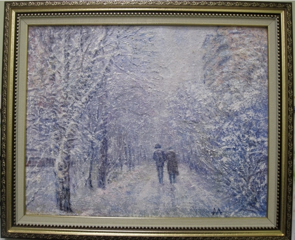 двое в заснеженном городе