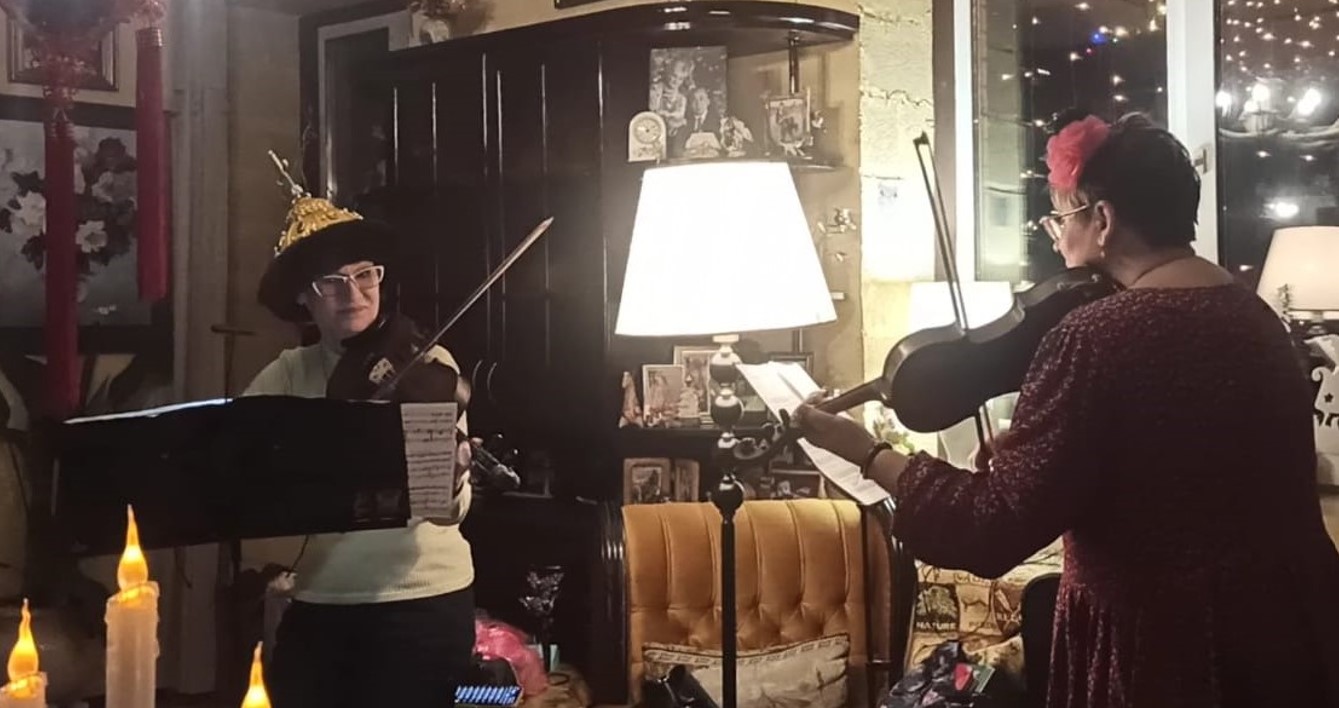 Пусть музыка звучит всегда