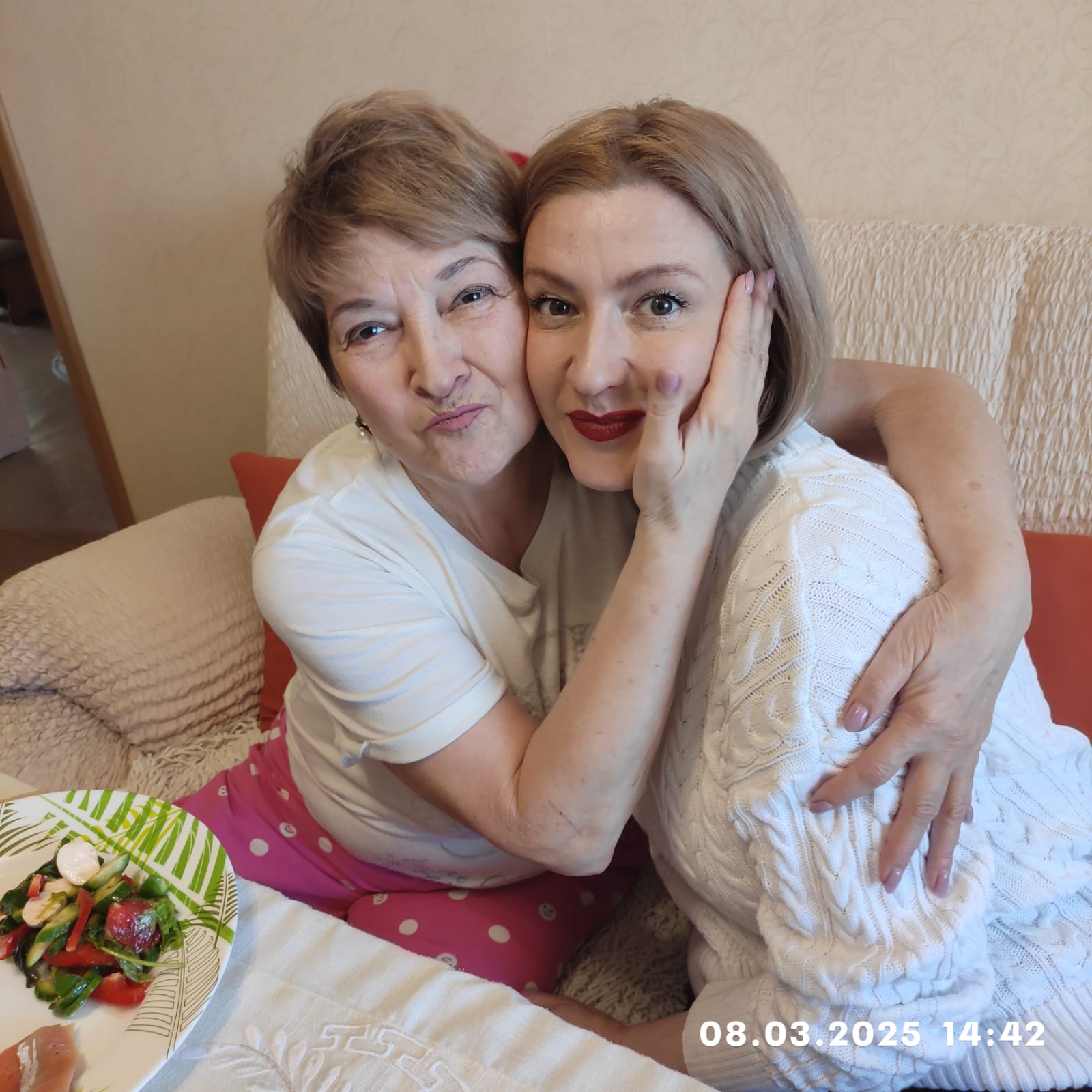 С Восьмой Мартой и весной...