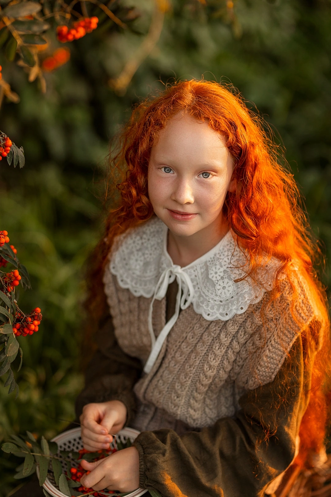 Девчушка рыжая