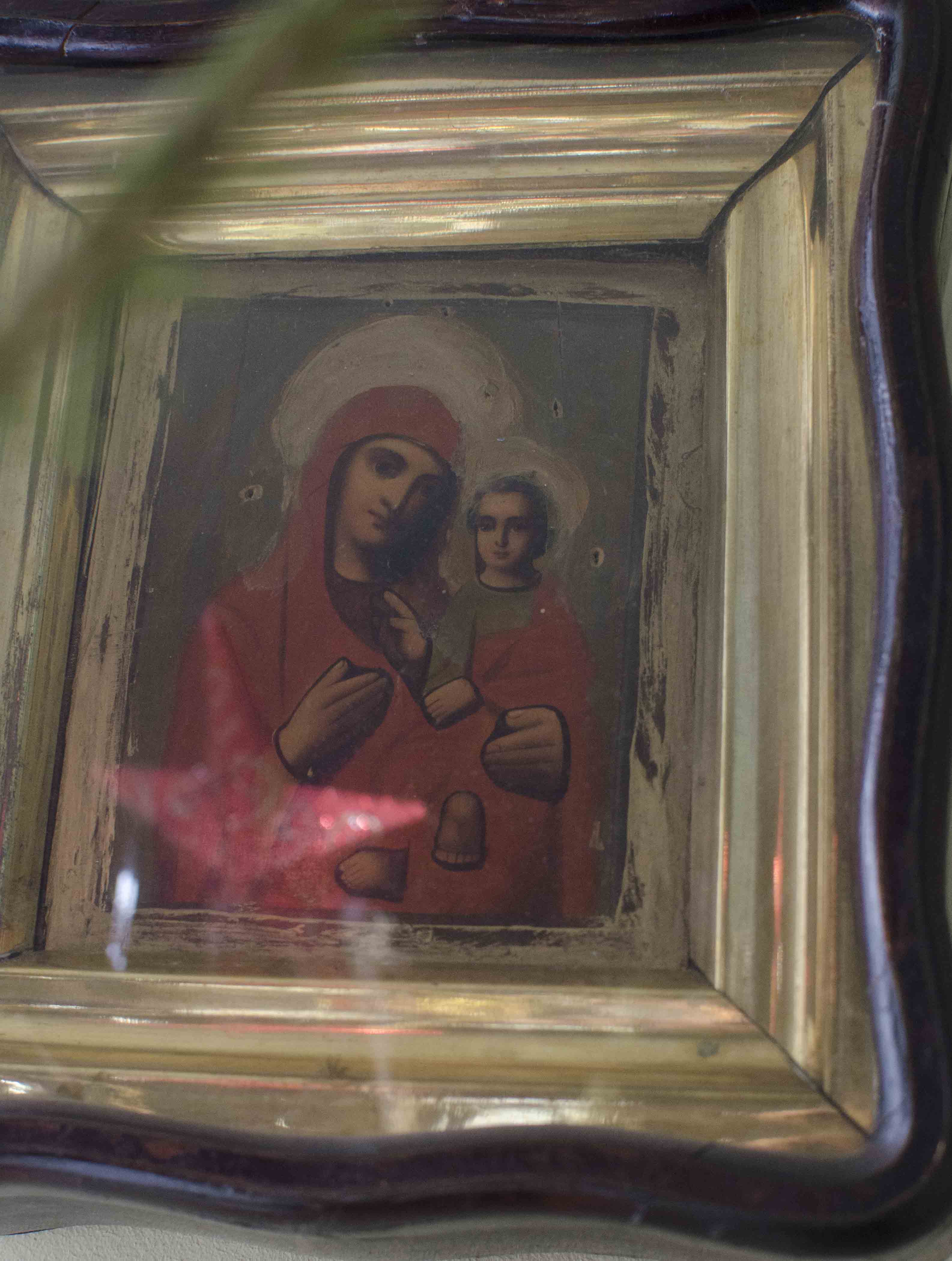 На сердце руку положа