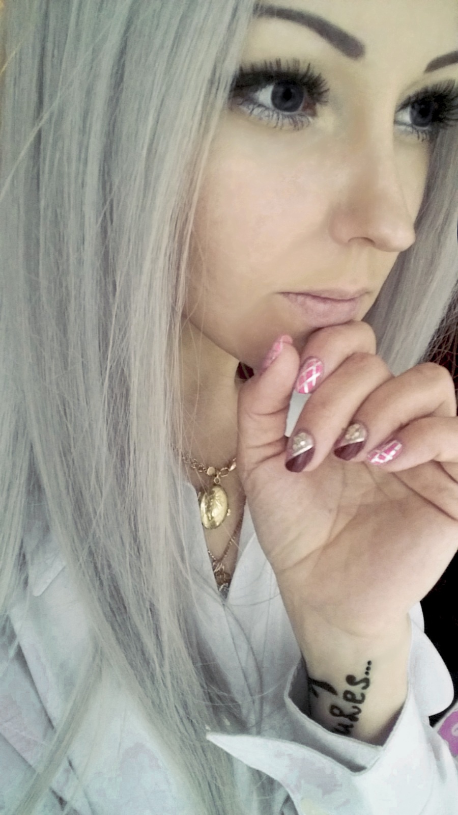 Подъехал пафосно с букетом...