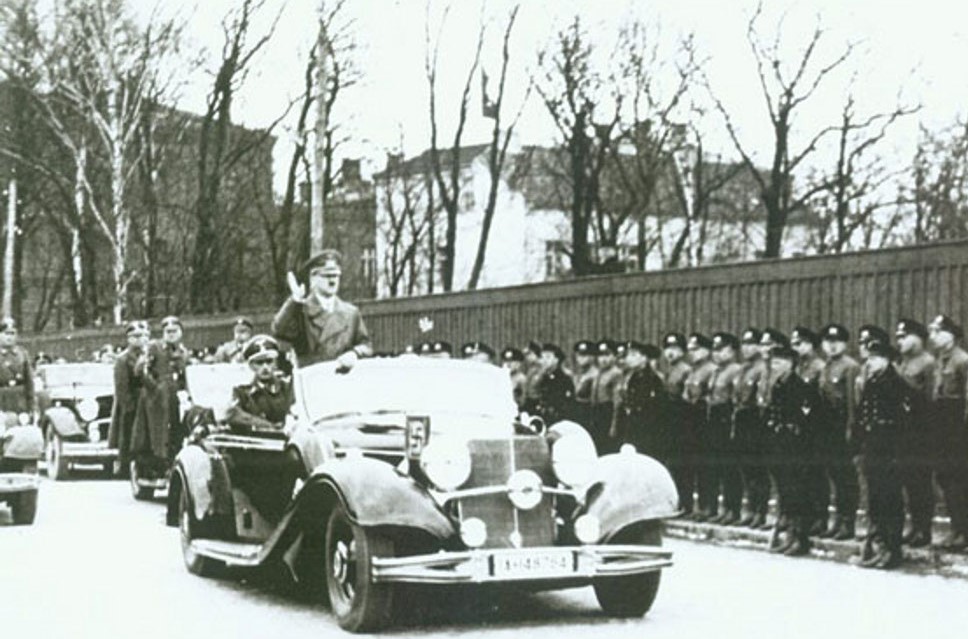 Адольф Гитлер в сонме святых