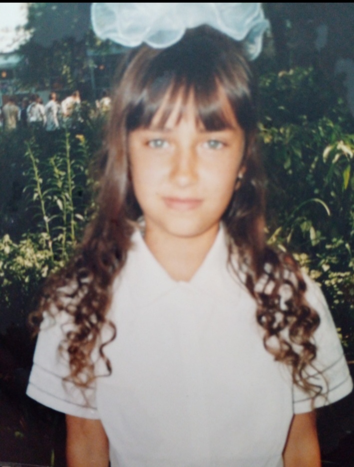 В золотом на зорьке свете