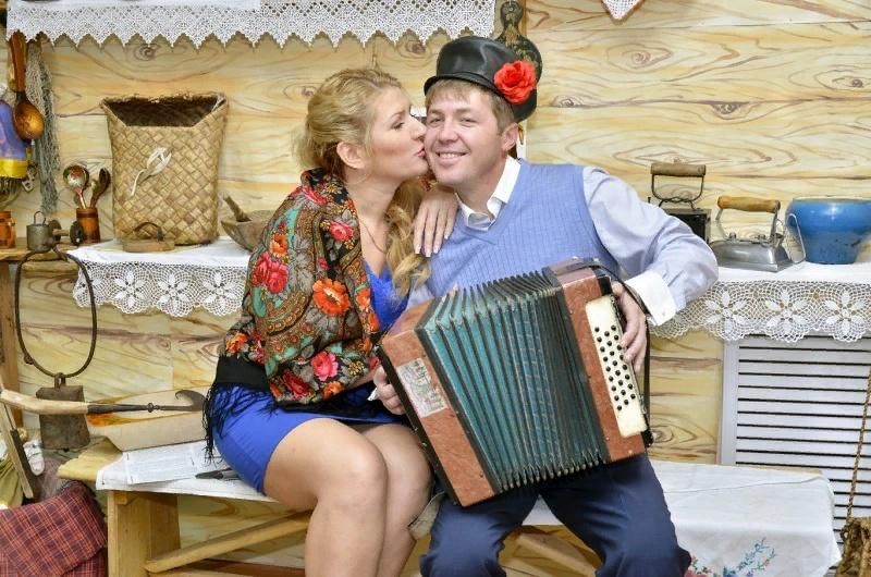 И, видимо, не зря - любили гармониста!