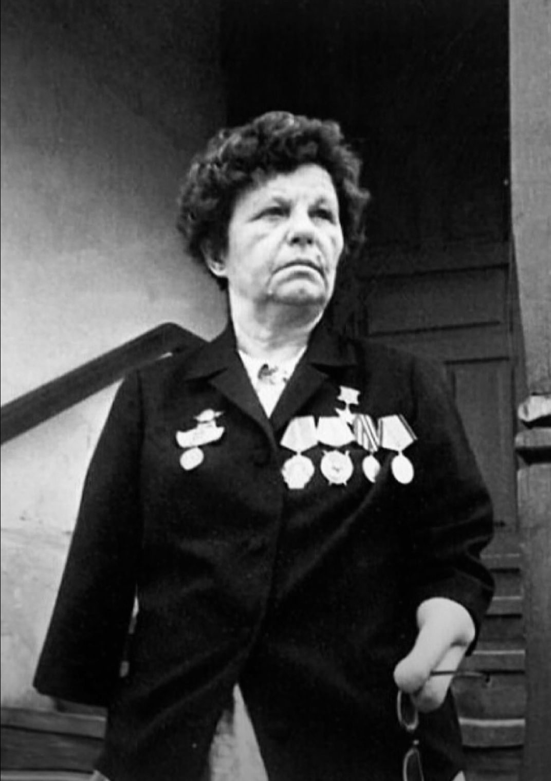 Посвящаю Зине Туснолобовой. Герою Советского Союза