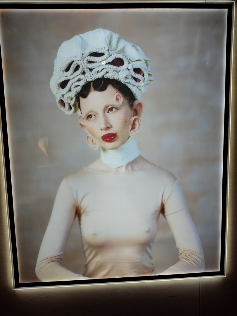 А скромнее?