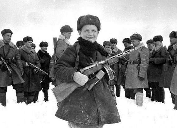 Сыновьям полка посвящается