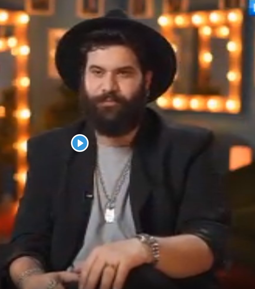 Кiшка мыша ж горнэ аж