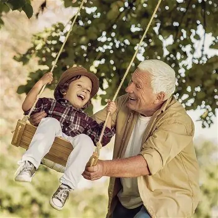 Смотрю на маленького Внука!..