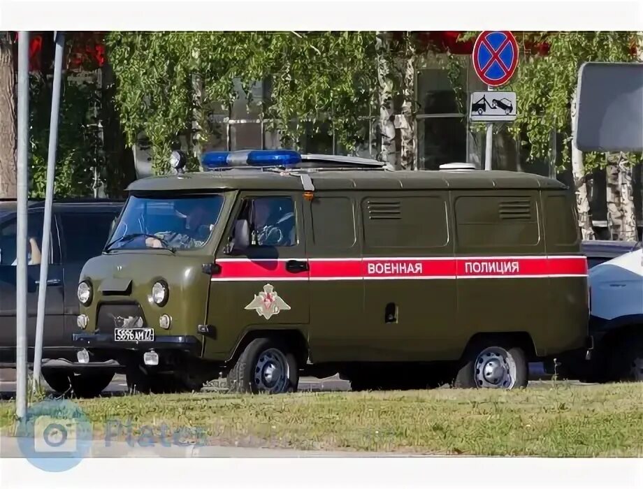 Мужик шёл пьяный вечером с работы