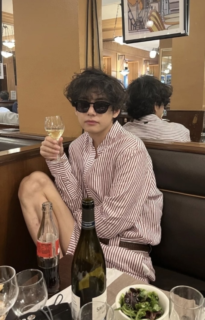 Две буквы V в одной бутылке