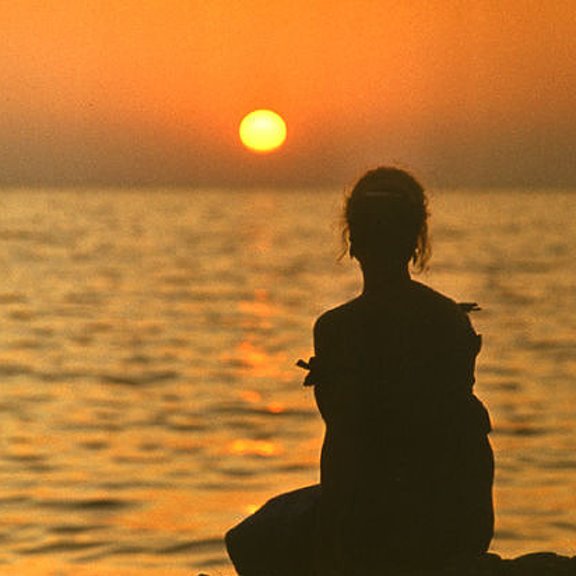 Любовь и смерть всегда призодят сами. Песня