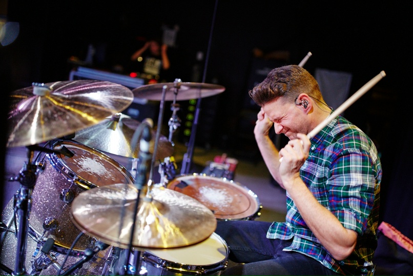 Барабан стучал...