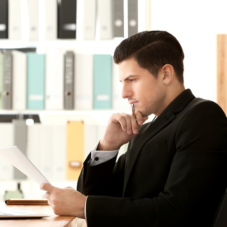 Учредитель человек