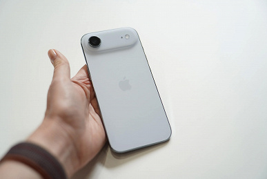 Новый взгляд. Надпись под фото