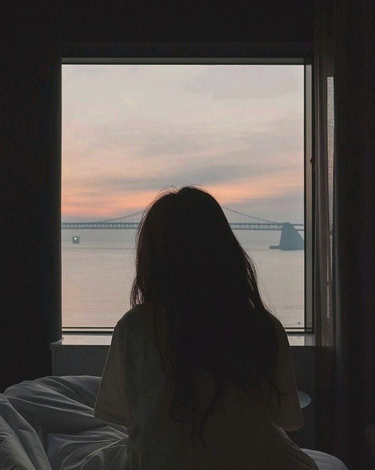 Я вижу лица. Они повсюду